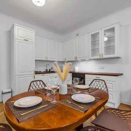 Downtown - 82m2, Location - By Rentujemy *